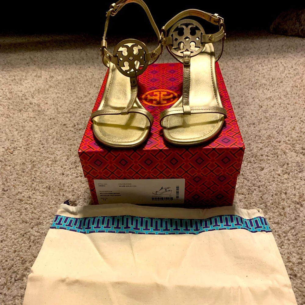 Tory Burch Miller wedge sandal in gold!